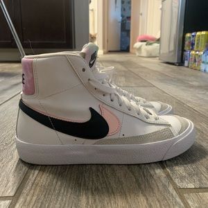 Nike blazers shadow pink bottoms size 6 womens 4y